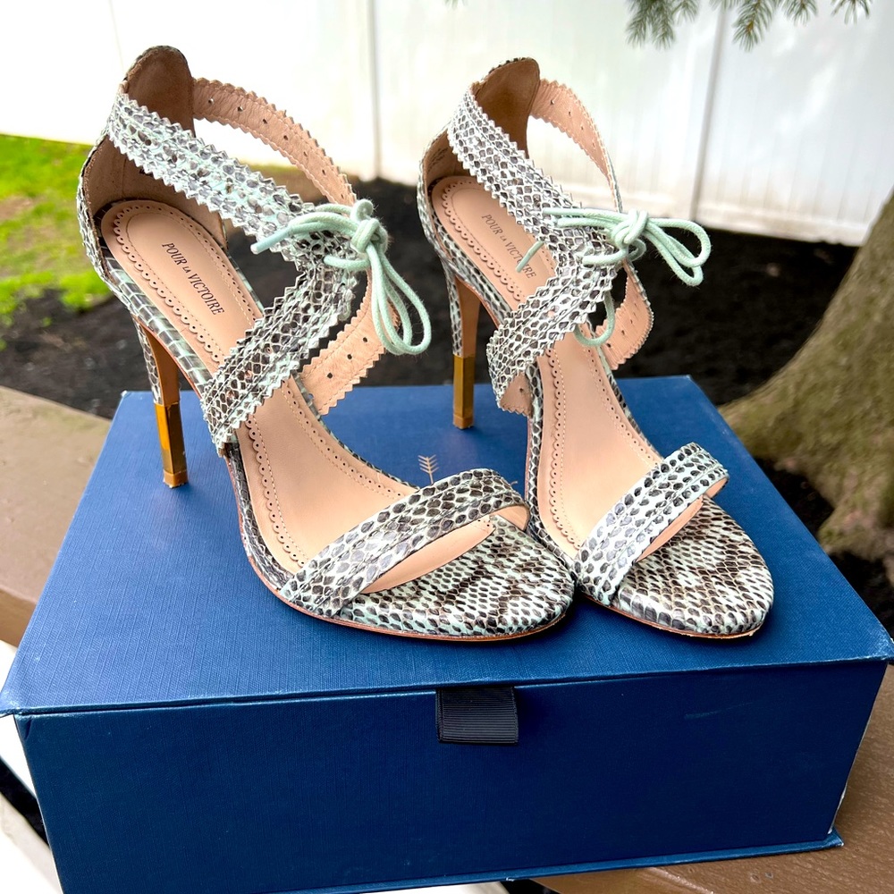 Pour La Victoire Shanna Heels